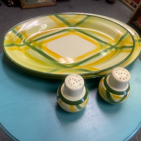 Vernon Klins 2 oval platters and salt and pepper shakers green multi color plaid - Picture 3 of 5